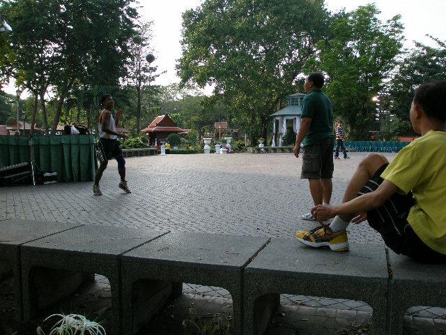 bangkok hackysack.JPG